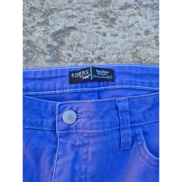 Riders by Lee Shorts Womens Size 12 Blue‎ Mid Rise Bermuda Stretch 5 Pocket EUC - Picture 2 of 8